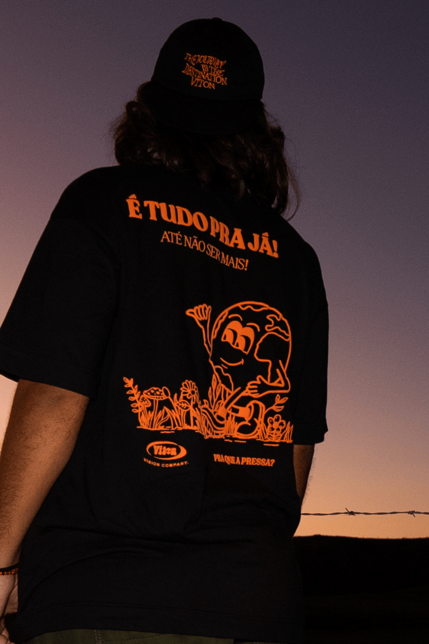 Camiseta Preta - É Tudo Pra Já Laranja