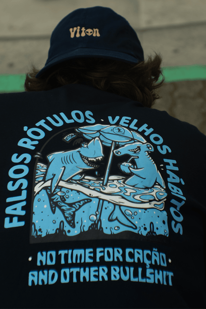 Camiseta Falsos Rótulos - Tubarão Azul